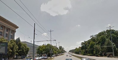 Моторист пострада при катастрофа с тролей в София