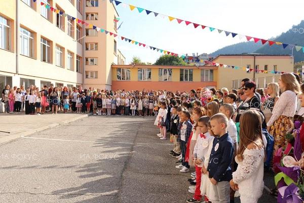 Благоевград: Близо 600 деца в детските градини и ясли в града са с намалена такса или са освободени от такава