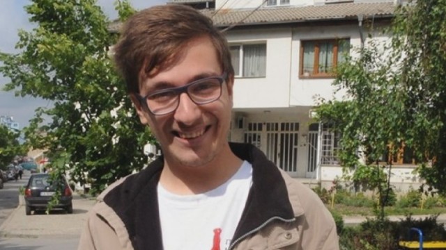 Съученичка на "абитуриента без кола": Помагахме му за всичко, а получавахме от него само заплахи