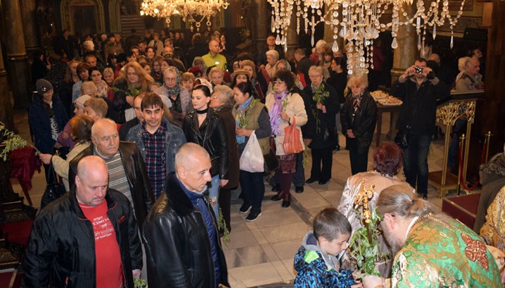 Цветница в Русенската катедрала