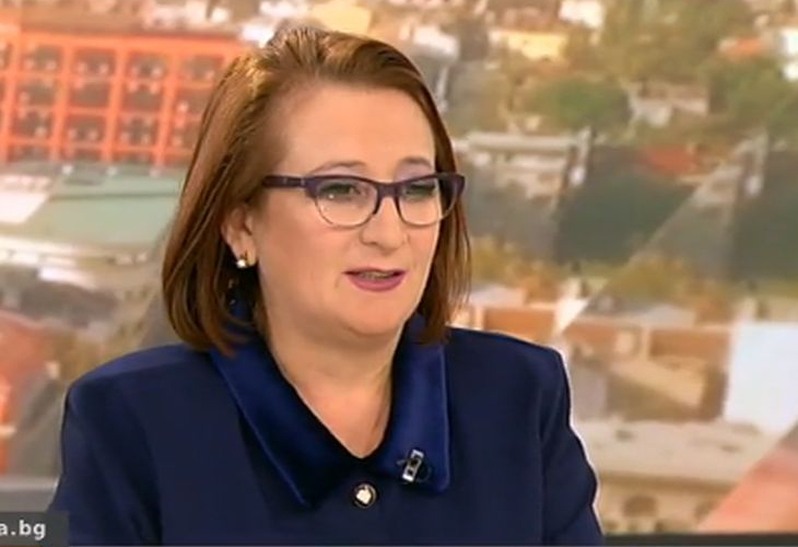 Бивша шефка на Агенцията за българите в чужбина пробва да оправдае арестувания ѝ шеф