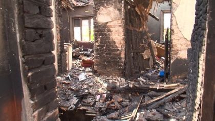 Пожар унищожи част от къща в Пловдивско, мъж се размина със смъртта