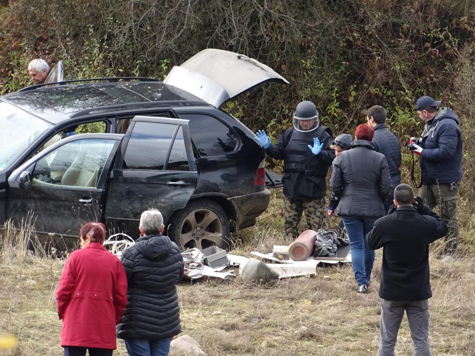 Бандитите се изсмяли на полицаите, избягали в гората с парите от взривения банкомат (ВИДЕО)