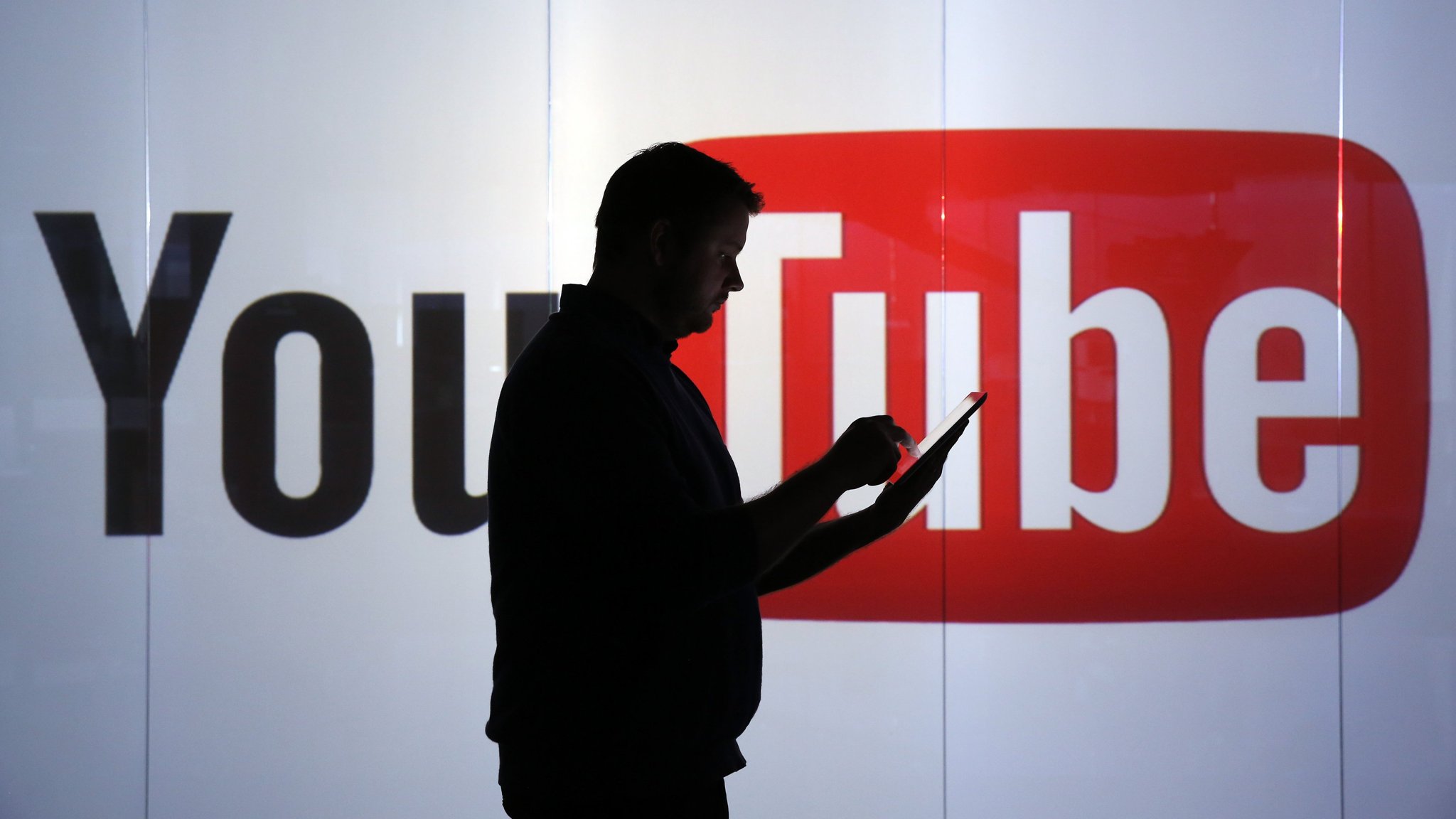 YouTube е главен конспиратор на теорията за плоската Земя