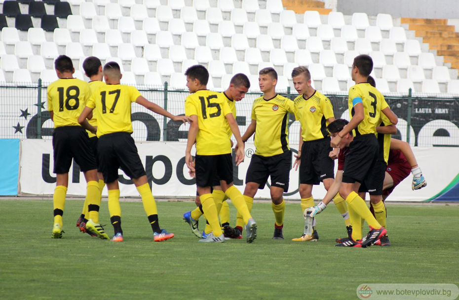 Юношите на Ботев от набор 2003 участват на международния турнир Juniors Cup в Албена