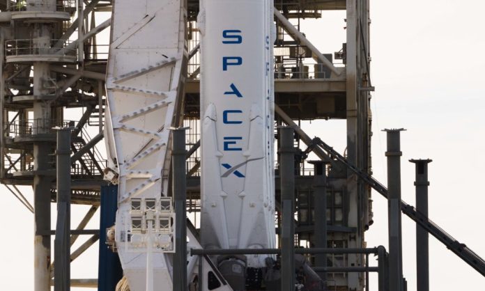 SpaceX кандидатства за използването на наземни станции за сателитния интернет