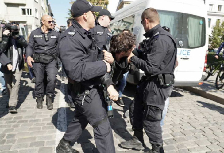 Окошариха провокатор от протеста пред сградата на Столична община