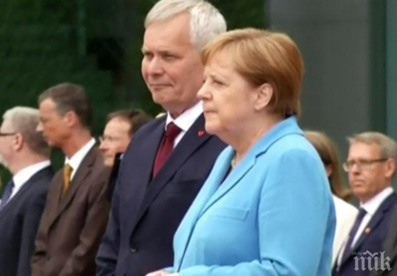 Меркел проговори за тремора си: Трябва да живея с това известно време... ВИДЕО
