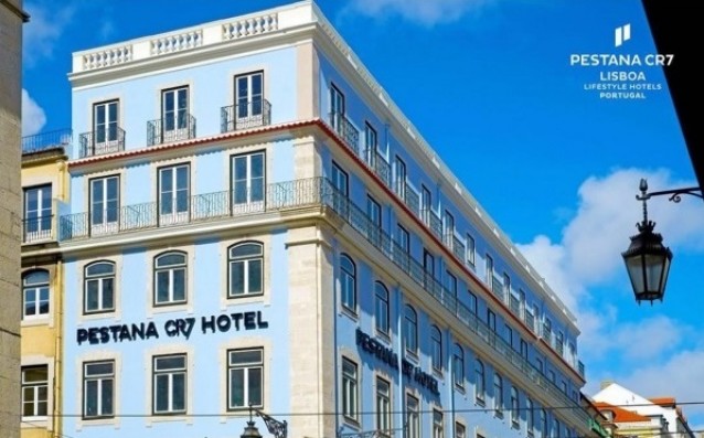 Кристиано Роналдо открива хотел в Лисабон