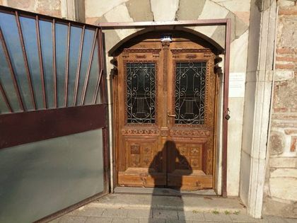Реставрираха вратата на Баня Старинна