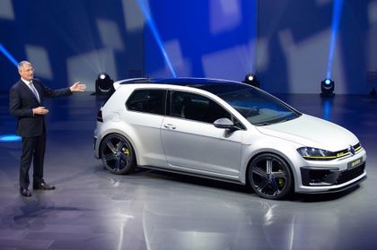 „Фолксваген” пуска спортен вариант Golf R420