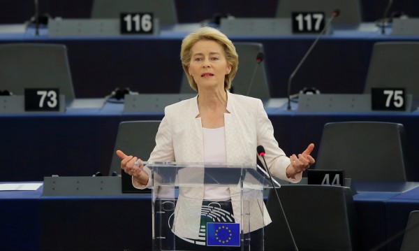 Урсула поиска: Държавите от ЕС да предложат по двама за комисари