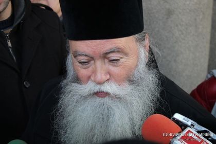 Ловчанският митрополит Гавриил: В България родителите възпитават децата си, а не ги тормозят, искаме и двете страни да имат права