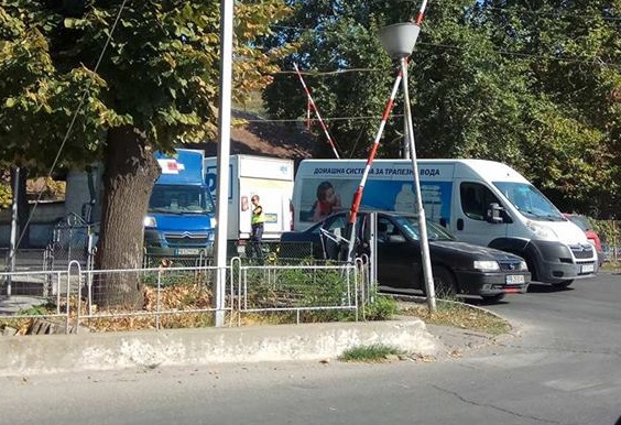 Нова катастрофа! Бус и кола затапиха прелеза на Пещерско