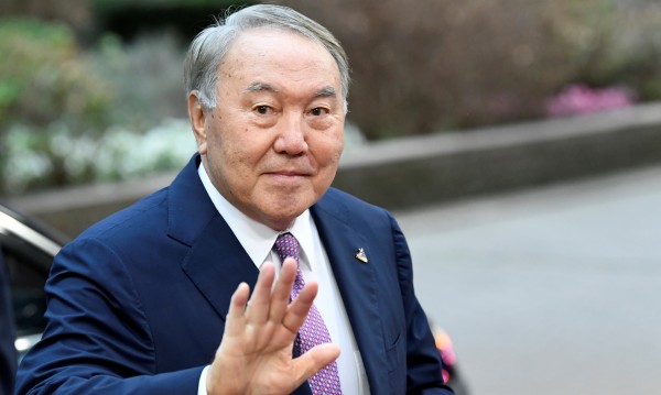 Президентът на Казахстан Назарбаев подаде оставка