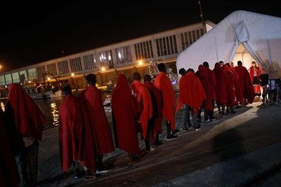 ООН: Все повече мигранти и бежанци от Турция пристигат в Гърция