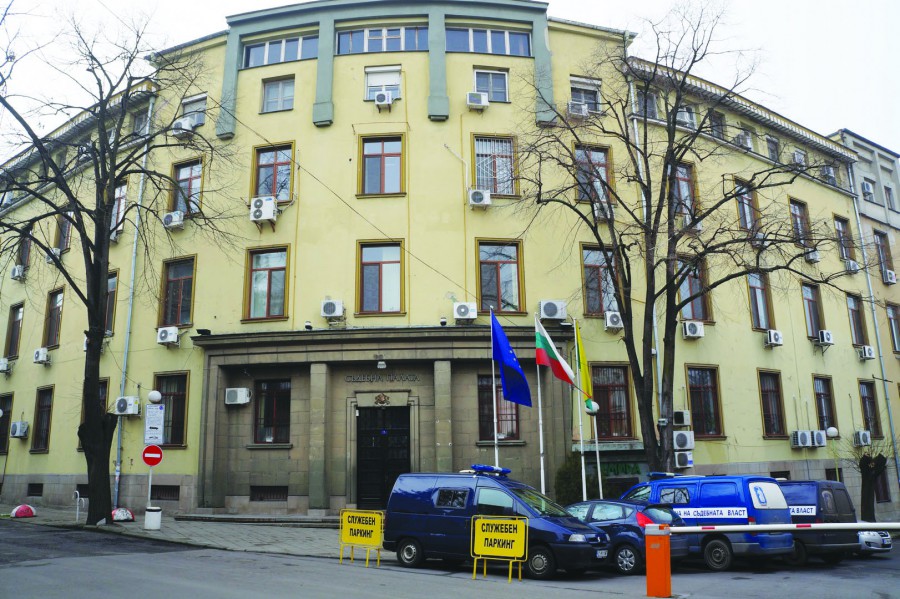 Отнеха колата на каналджия