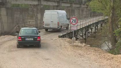 Протест в Чомаковци срещу премахването на временен мост