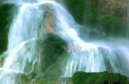 Думите, които правят водата вълшебна и лековита