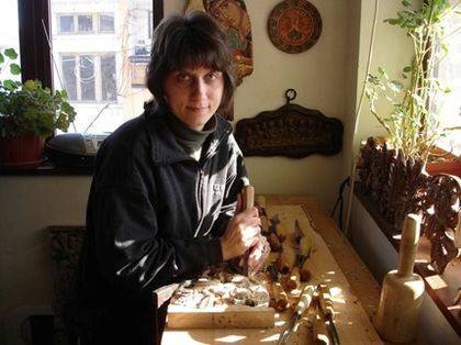Резбари ваят възрожденски иконостаси и пазят занаята жив