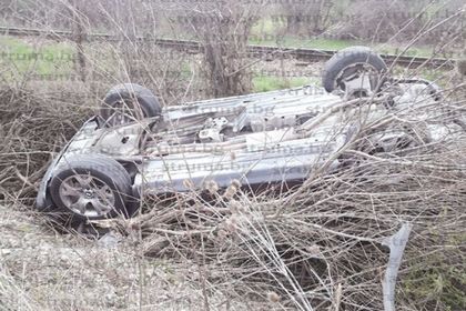 Син на дървен бос от Югозапад се обърна по таван с БМВ