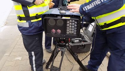 Триногата суперкамера на КАТ не прощава: Шофьори обърнаха столични булеварди в писти за излитане, но вече плачат