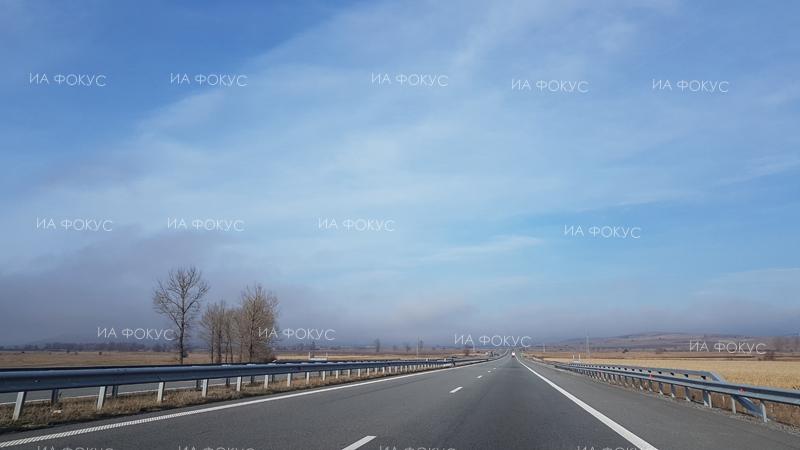 АПИ: До 18.00 часа движението ще се осъществява в една лента при км 221 на автомагистрала „Тракия“ в посока Бургас поради ремонт на мантинели