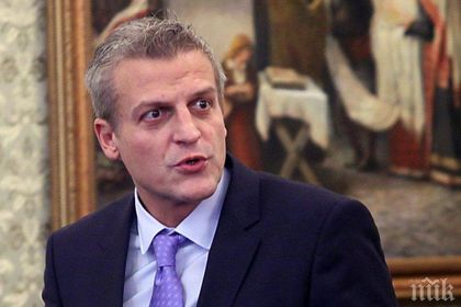 Петър Москов влиза в спецсъда, делото тръгва по същество