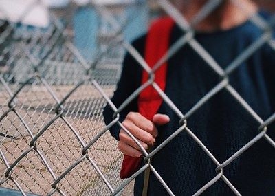 Десетокласник напада седмокласник в Карлово, оставя го без око