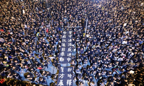 Ще бъде ли погълнат Хонконг изцяло от Китай?