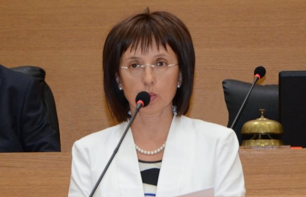 24 май винаги да грее душите ни