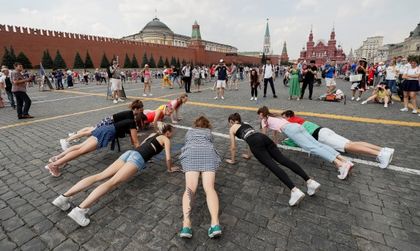 Реформи, високи заплати... За какво мечтая младите в Русия, Украйна, Беларус?