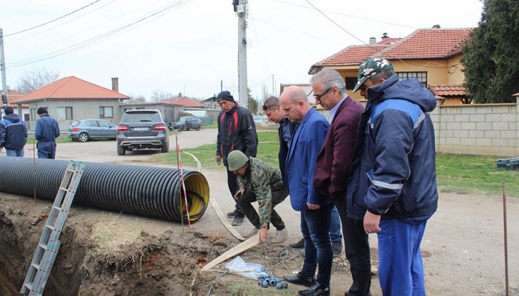 Пламен Стоилов провери как вървят ремонтите в Мартен