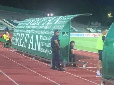 Николай Костов и футболистите има за какво да помислят на полувремето