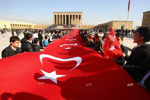 Daily Sabah: Президентският говорител призовава световните лидери да покажат същата солидарност с мюсюлманските жертви