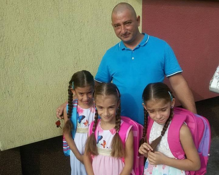 Тези три ангелчета останаха без баща, нека им помогнем СНИМКИ