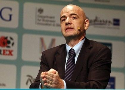 УЕФА харчи 500 000 евро за кампанията на Инфантино