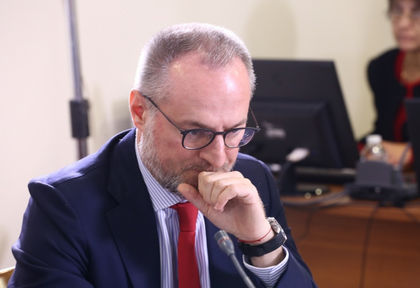 Лозан Панов не декларирал над 100 000 лв, установи НАП в ревизията си