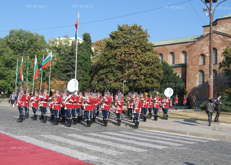 Националната гвардейска част организира музикален парад на военните духови оркестри и тържествен концерт по повод Деня на храбростта и празник на Българската армия