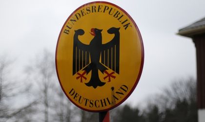 Остане ли нисък бежанския поток, Германия сваля контрола по границата