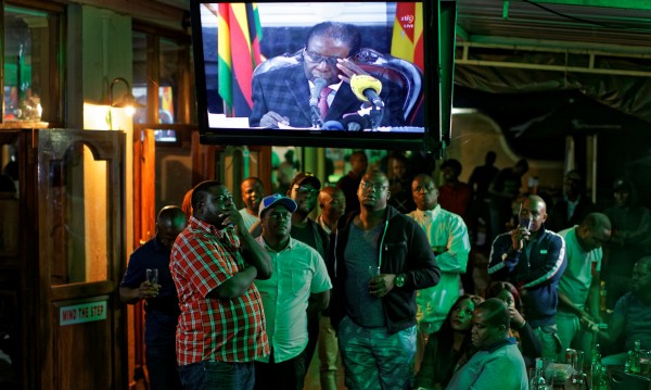Президентът на Зимбабве се обърна към нацията, но не даде оставка