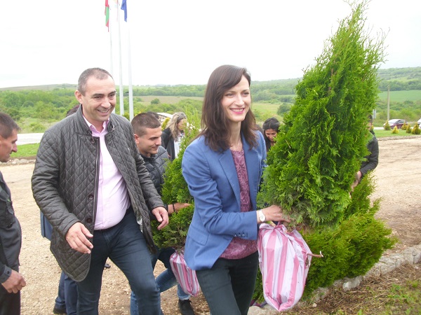 Европейски избори 2019: Кандидатът за евродепутат от ГЕРБ Мария Габриел: Ще продължавам да работя за Европа на младите