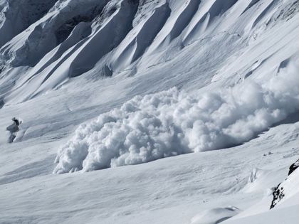 ТАСС: 11 души са затрупани от лавина в Хабаровски край