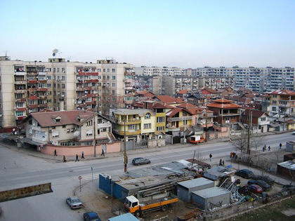 Само в Glas.bg: Агитация на цигански и турски в Пловдив за изборите