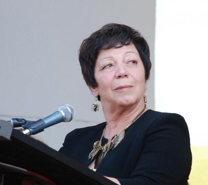 Божана Апостолова: Духовната храна ни прави различни