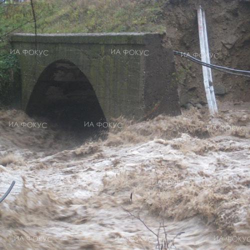 НИМХ: Нивото на река Места при местността Момина кула около прага за високи води