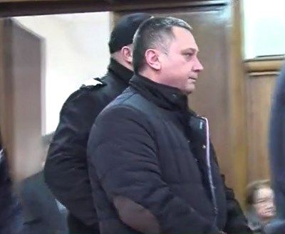 30 години затвор за убиец, умъртвил жена си с 17 удара с нож в Пещера