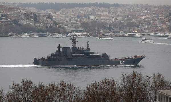 Руски ракетен кораб плава към сирийския бряг