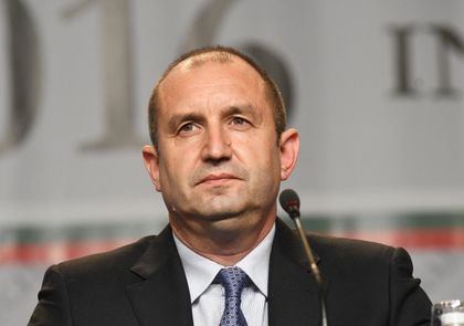 Радев изрази съболезнованията си на кралица Елизабет II след терористичния акт