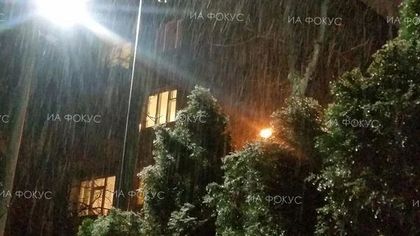 Шумен: Сняг продължава да вали в областта